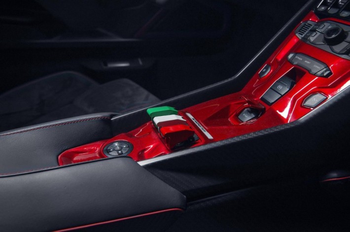 Global-images-2014-1-10-Lamborghini-Veneno-Roadster-19
