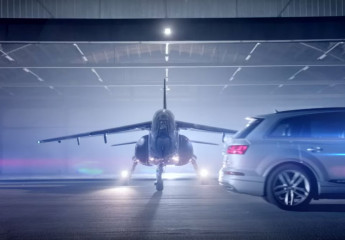 Audi SQ7 vs jet