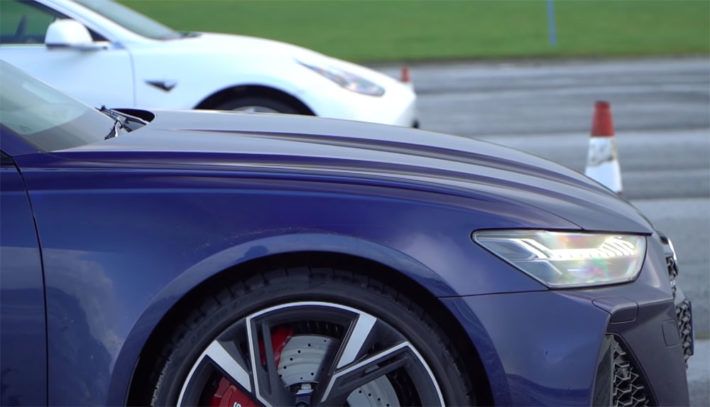 Dragrace Audi RS6 vs Tesla Model 3