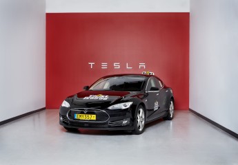 Taxi Tesla Model S Stockholm